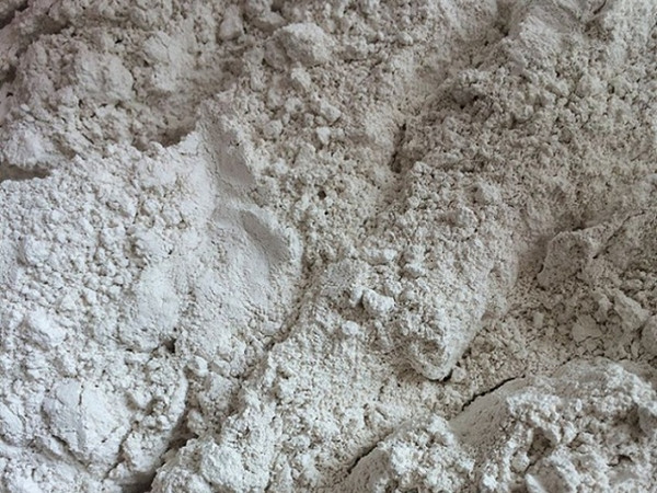 氧化鈣采購的注意事項(xiàng)有哪些？使用時(shí)需要注意什么？